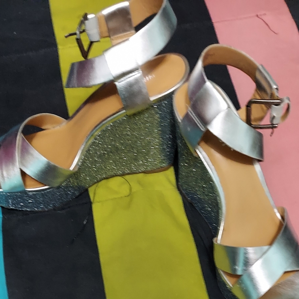Sandles
